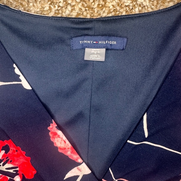 Tommy Hilfiger, Fit and Flare Silhouette Dress, Size 6 - Picture 5 of 7